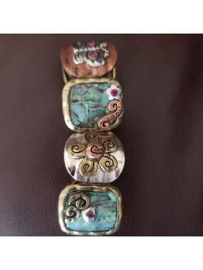 HP. Vintage Handcrafted Elastic Bracelet